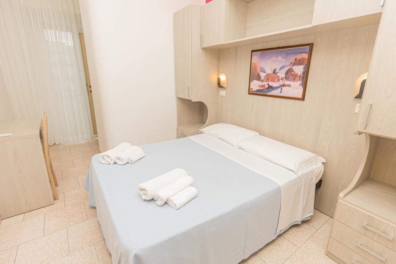 Hotel Arlino 里米尼 外观 照片